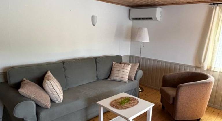 Lodge with sauna, BBQ & garden | Pets allowed — photo 2