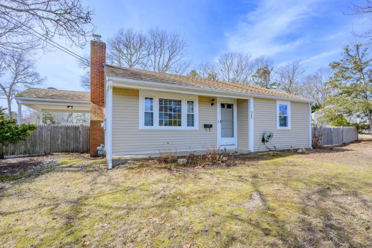 Dog-Friendly Cape Cod Getaway with Fire Pit & Yard — photo 4