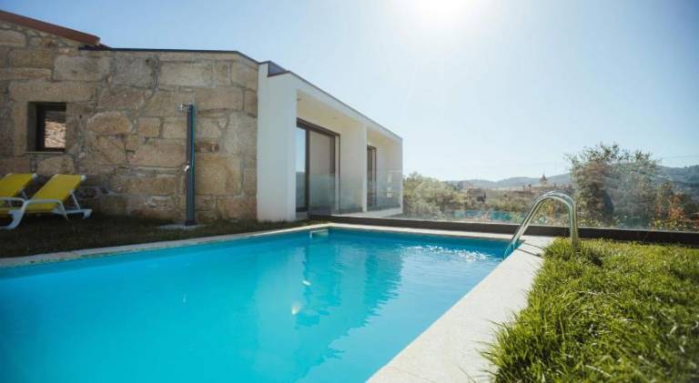 Casa da Vila - Pool & Hot Tub with Mountain View in Geres in Braga