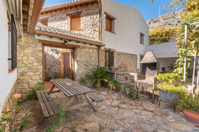 House with garden, terrace & BBQ | Mountain view in Granada