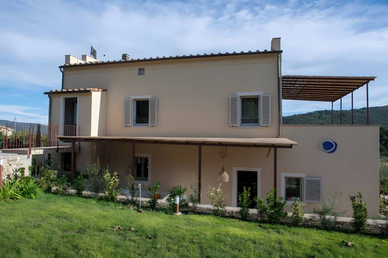 Villa with yard, terrace & fast internet | City view — photo 4