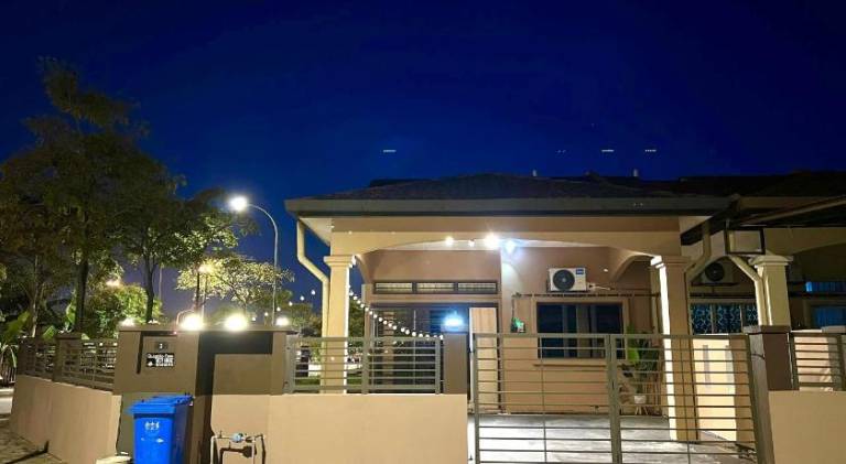 House Kampung Lombong