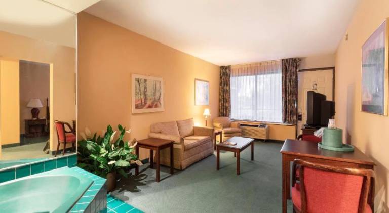 Mansion View Inn & Suites — photo 2