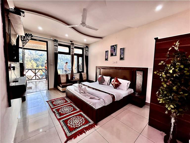 Hotel Sahara Inn in Dalhousie