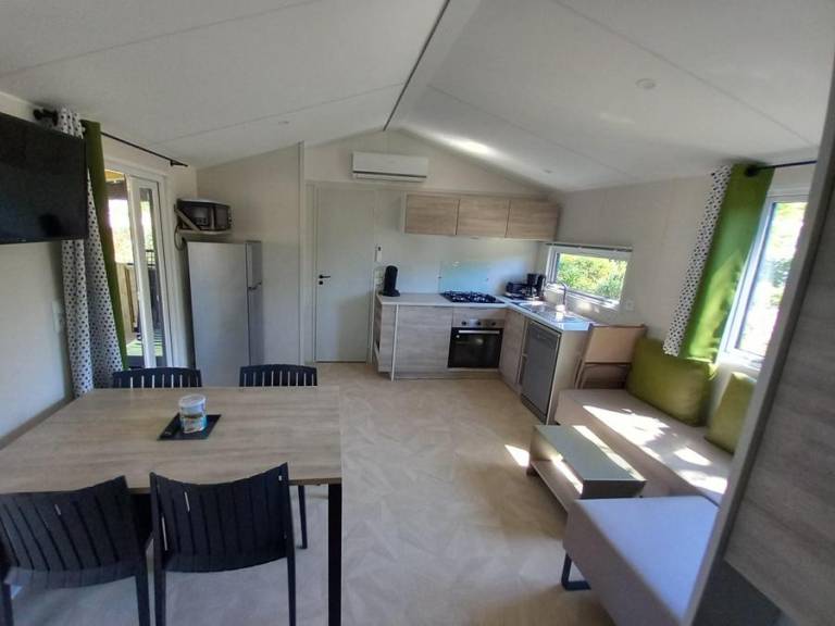 Mobile home with heated pool, patio & barbeque — photo 5