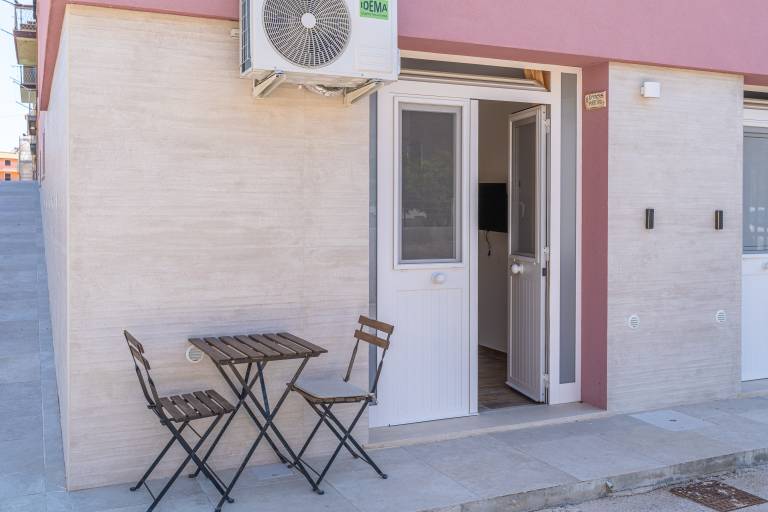 Apartment 'Beb Della Stazione - Arrivo' with Wi-Fi and Air Conditioning — photo 4