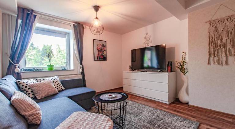 Holiday apartment with terrace, hot tub & garden in Bled