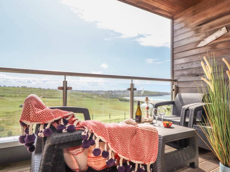 Family-oriented cottage | Beach view | Next to the beach | Pets are welcome in Newquay