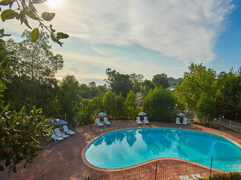 House with terrace & pool — photo 3