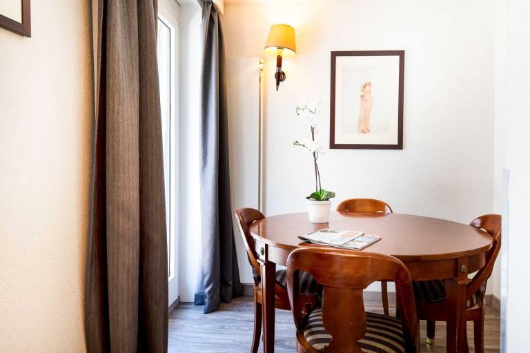 Apartment Pâquis Navigation