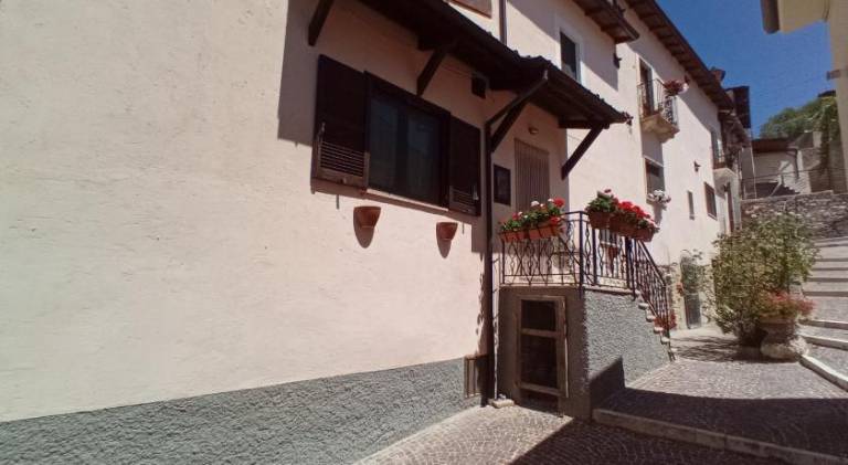 House with 2 rooms for 4 persons — photo 4