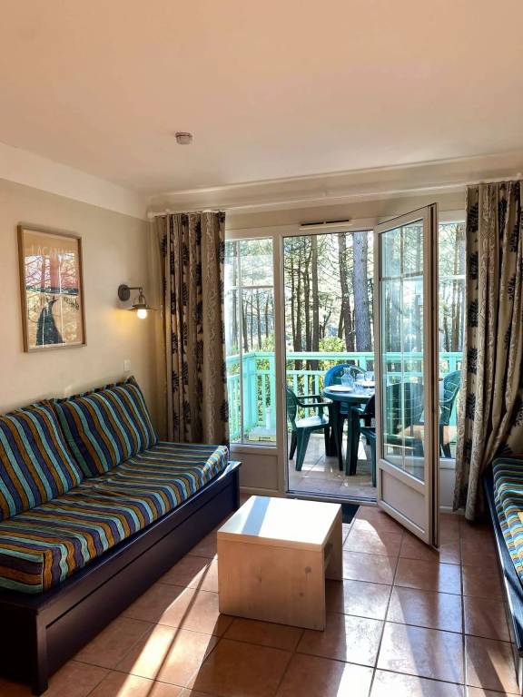 Rental apartment with garden & private pool in Lacanau