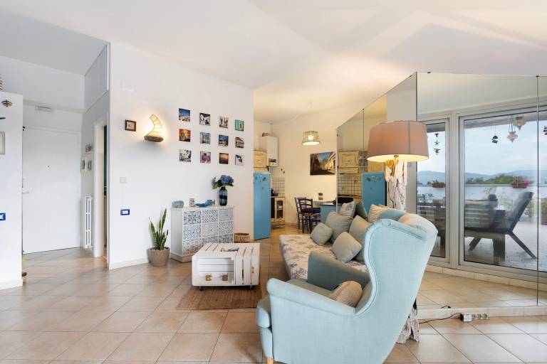 Apartment 'Attico Con Terrazza A Viareggio' with Mountain View, Shared Terrace and Air Conditioning — photo 4