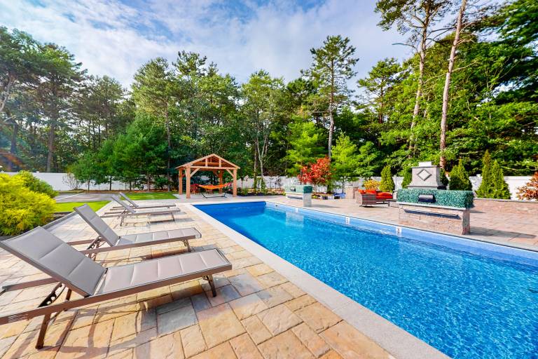 House  Mashpee