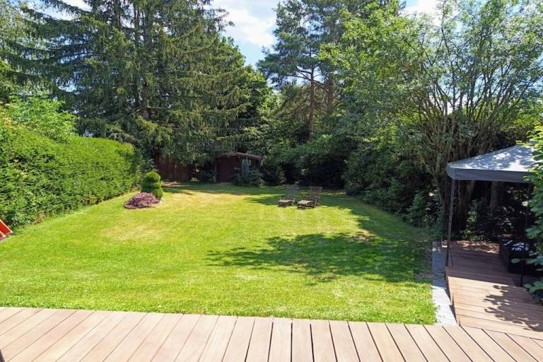 Vacation home with yard, grill & terrace — photo 4