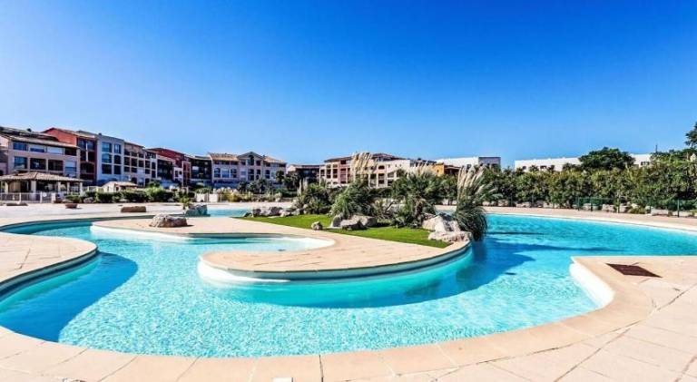 Rental apartment with pool in Cogolin