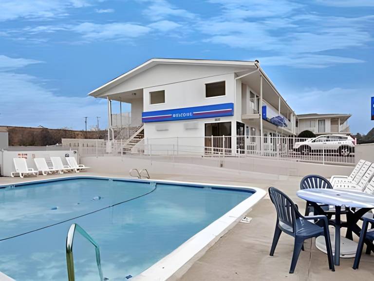 Motel 6 Cheyenne, WY — photo 3