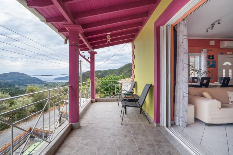 Apartment 'Zois' with Private Terrace, Wi-Fi and Air Conditioning in Lefkada