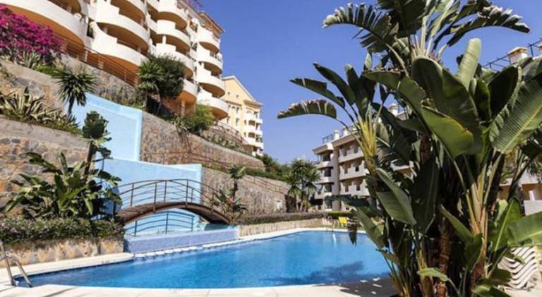 Fully equipped lovely holiday apartment with private pool, patio & yard | Suitable for remote work | Pet-friendly — photo 2