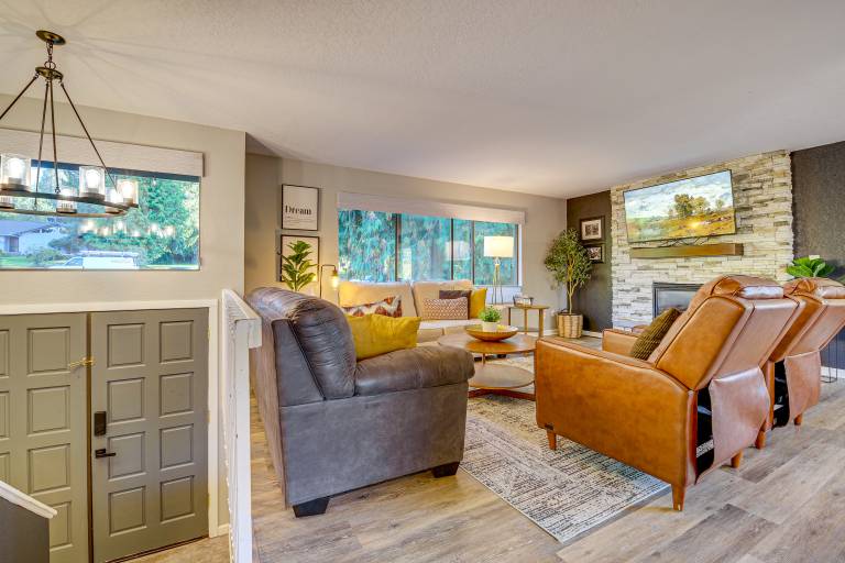 Mount Vernon Home w/ Private Hot Tub — photo 4
