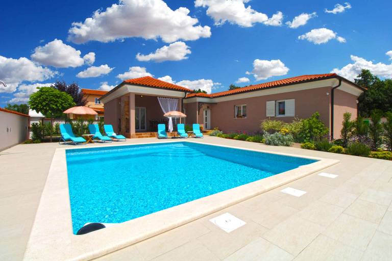 Villa  Pula