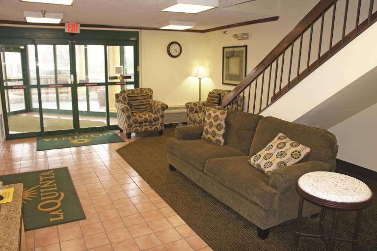 La Quinta Inn by Wyndham Omaha Southwest — photo 4