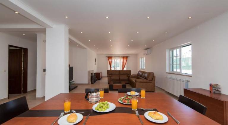 Fully equipped beautiful villa with yard, pool & BBQ | Dogs allowed — photo 3