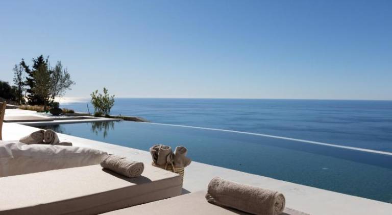 Spacious villa with grill, patio & private pool | Pet-friendly — photo 5