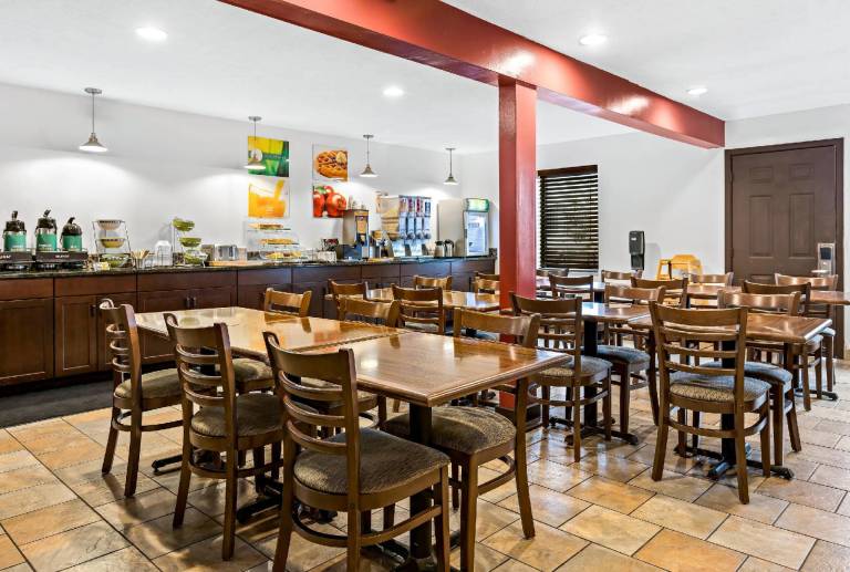 Quality Inn Traverse City — photo 4
