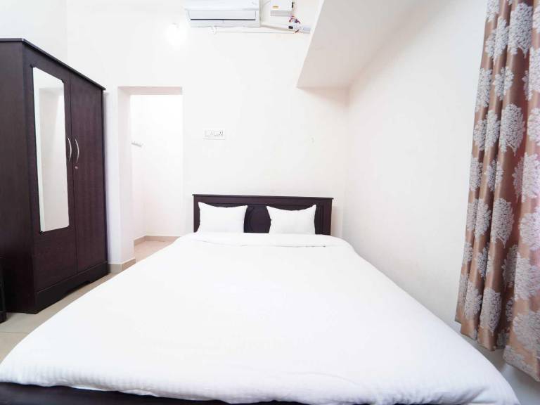OYO 838055 Vinoth Nest