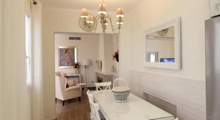 Sitges Centre Mediterranean House- 5 Bedroom, 4 Bathroom, Terrace Courtyard, Private Rooptop Pool — photo 4