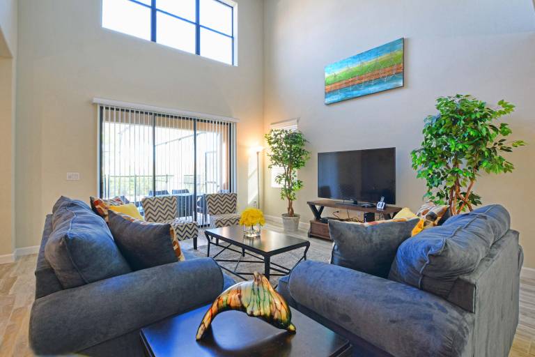 Child-friendly house with private pool & patio | Pets allowed — photo 2