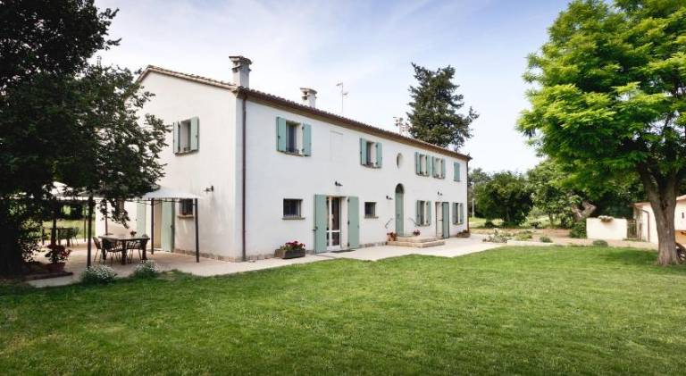 Vacation home with yard, terrace & barbeque | Dogs allowed in Fano