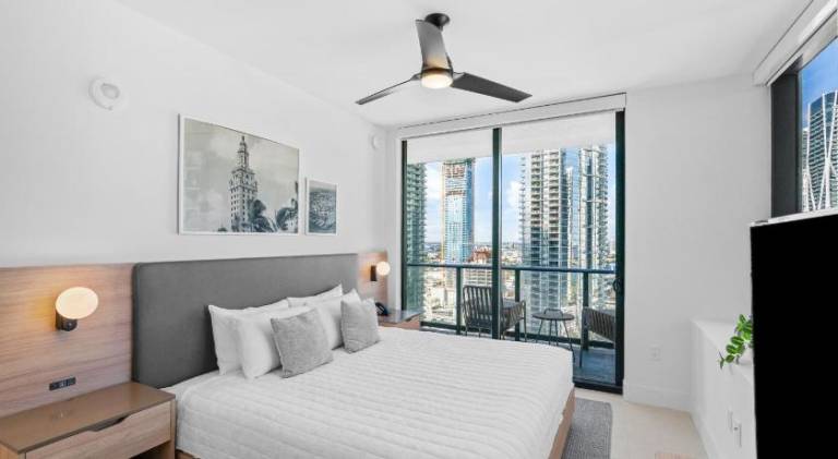 Luxury 2-Bdrm Condo in the Heart of Downtown Miami in Miami, FL
