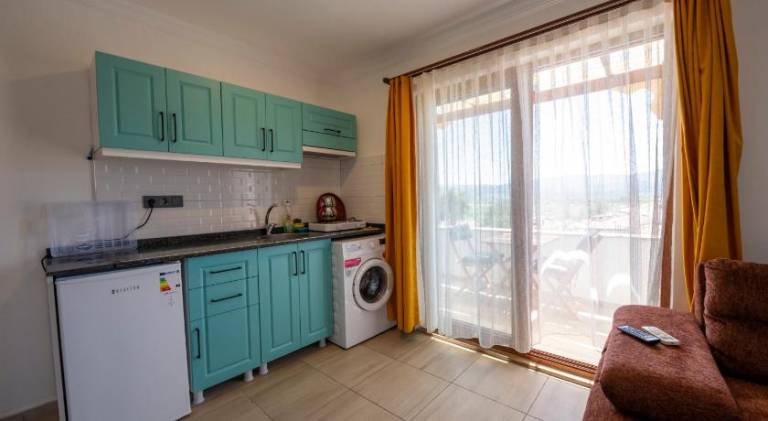 Serviced apartment with barbeque, terrace & pool | Pets allowed — photo 5