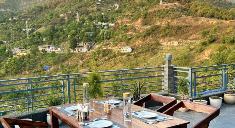 Heryk Hillview Hotel — photo 4