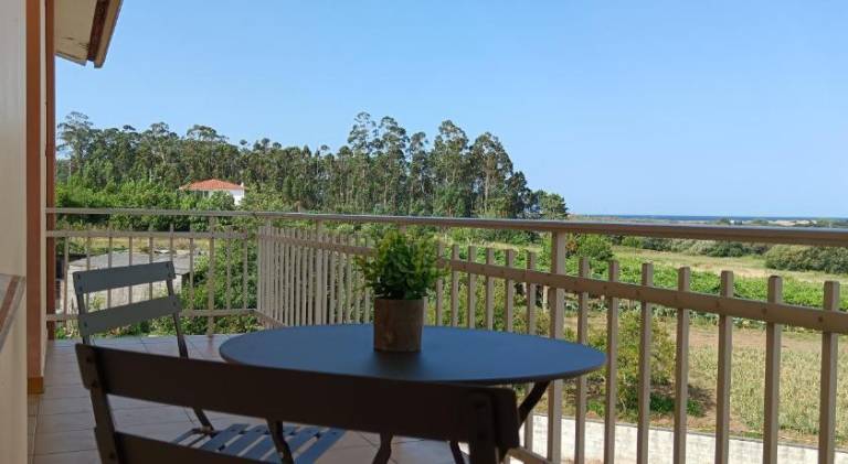 Holiday apartment with yard & terrace — photo 4