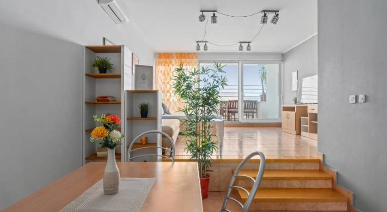 Apartment with patio | Beach nearby | Pets allowed — photo 4