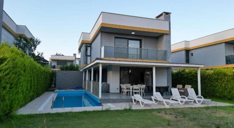 Ample villa with private pool & terrace | Pets allowed — photo 4