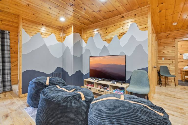 Cabin with terrace, hot tub & BBQ | Mountain view | Suitable for remote work — photo 4