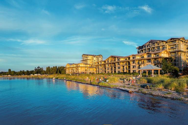 THE Beach Club Resort