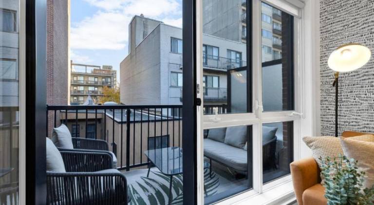 Pristine Parc Avenue Pad With Parking — photo 5