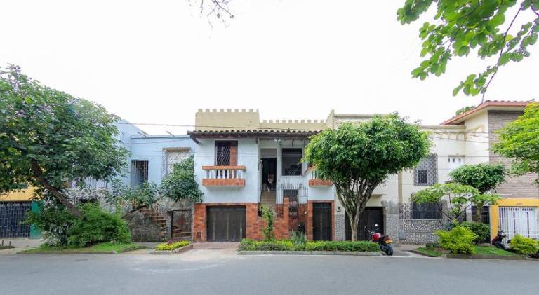 Ayenda Sarayu House