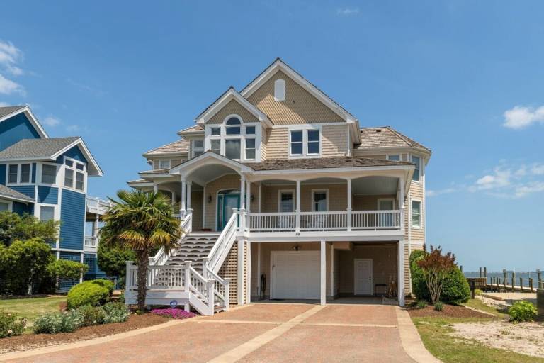 House Manteo