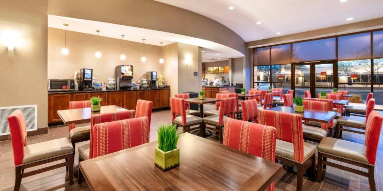 Comfort Suites Goodyear-West Phoenix — photo 4