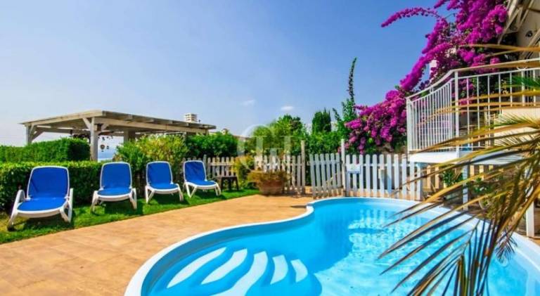 Rental apartment with pool — photo 4