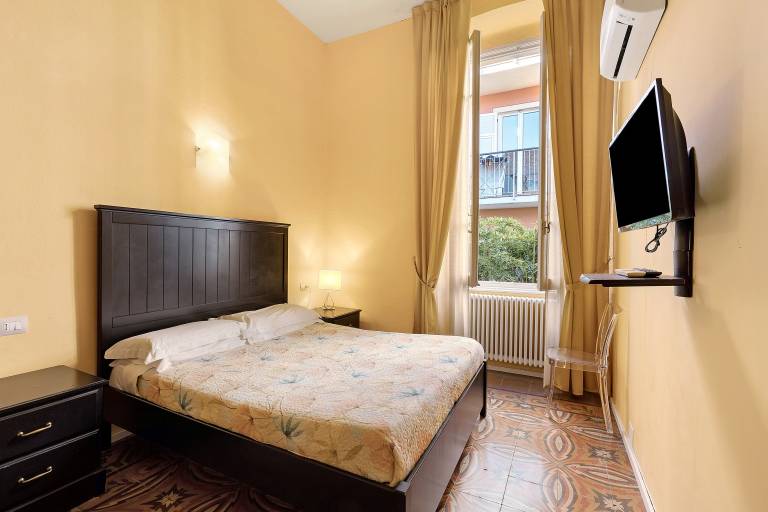 Room 'Camera Matrimoniale' with Shared Garden, Wi-Fi and Air Conditioning — photo 4