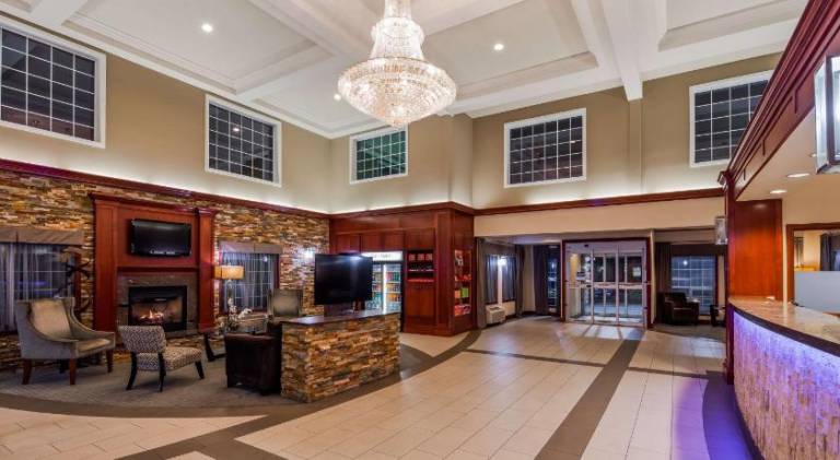 Best Western Plus Vancouver Mall Dr. Hotel & Suites — photo 2