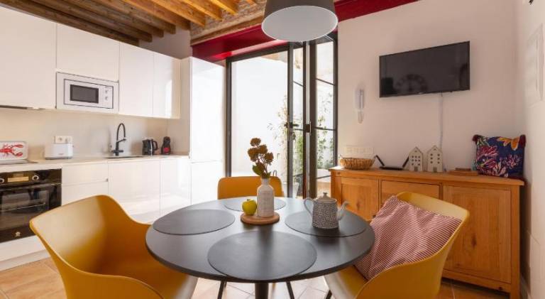 Precioso apartamento con patio y dos habitaciones en el barrio de Picasso — photo 4