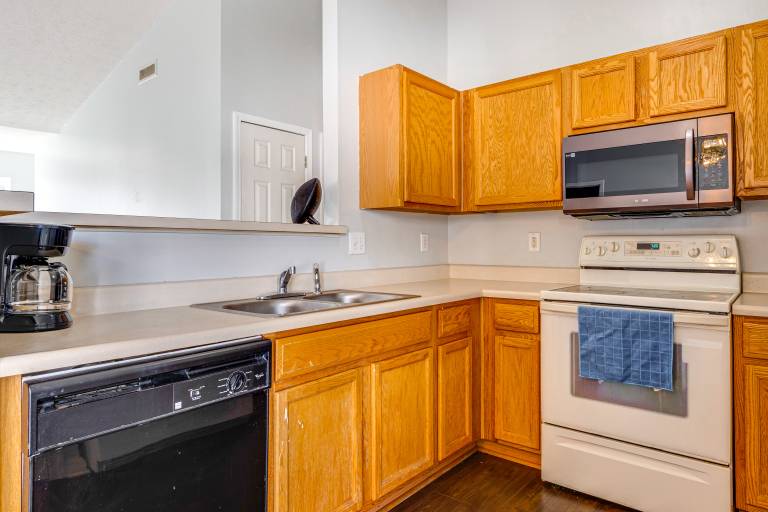 Quiet + Convenient! 2-Story Townhouse in NW Indy — photo 4